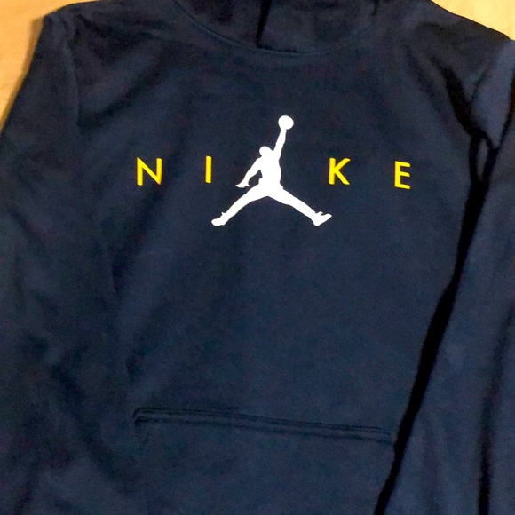 Nike hoodies sweater it’s navy blue very cozies and comfortable - Picture 1 of 1